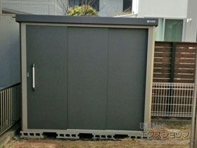 の物置・屋外倉庫 エスケーエイト SK8-100 一般型 2200×1600×1940 SK8-100-GK 施工例