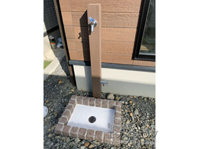 の立水栓・ガーデンシンク 立水栓ユニット レヴウッドタイプ 施工例