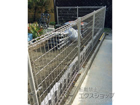 のフェンス・柵 メッシュフェンス M0 間仕切柱 施工例