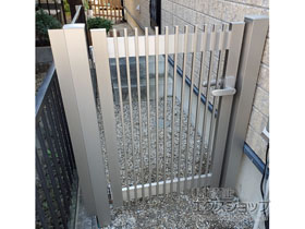 の門扉 シンプレオ門扉T1型 縦格子 片開き 門柱使用(埋込門柱+埋込門柱) 施工例