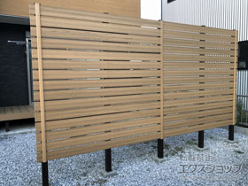 のフェンス・柵 マイティウッド デコ　すき間10mm 施工例