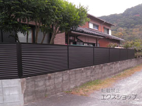 のフェンス・柵 ミエーネフェンス 目隠しルーバータイプ 自由柱施工 施工例