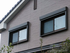 の窓シャッター 【特注】リフォームシャッター 手動式 標準タイプ 施工例