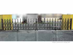 のカーゲート トリップゲートII 2型 スタンダード ノンレール 両開き 70W(35S+35M) 施工例