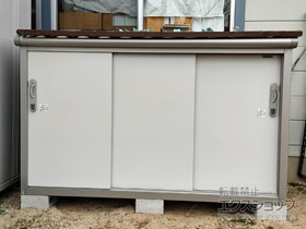 の物置・屋外倉庫 エスモ 一般型 1797×750×1101（ESE-1807Y） ESE-1807Y-PW 施工例