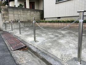 のカーゲート スペースガード(車止め) F48型 埋込式 キー付き 施工例