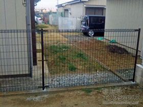 のフェンス・柵 メッシュフェンス M0　間仕切柱施工 施工例