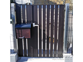 の門扉 ルシアス門扉BS02型 たて多スリット 両開き親子 複合カラー 門柱使用 施工例