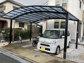 LIXIL(リクシル)のカーポート ネスカR (ラウンドスタイル) ワイド 積雪～20cm対応 施工例