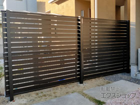 のフェンス・柵 モクアルフェンス 横板タイプ 2段支柱 自立建て用 施工例