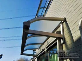 YKKAPのテラス屋根 ソラリア R型 ルーフタイプ 単体 積雪〜20cm対応 施工例