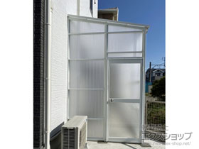 のストックヤード オイトック 波板囲い 片ドアタイプ 連棟 積雪〜20ｃｍ対応 ＊台形納まり 施工例