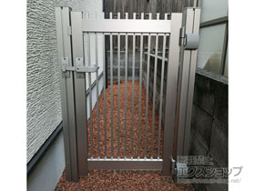 の門扉 シンプレオ門扉T1型 縦格子 片開き 門柱使用 施工例