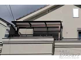 のバルコニー・ベランダ屋根 ソラリア F型 屋根タイプ 連棟 積雪〜20cm対応＋吊り下げ式固定物干し 施工例