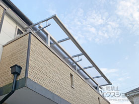 のバルコニー・ベランダ屋根 ソラリア F型 屋根タイプ 単体 積雪〜20cm対応＋吊り下げ式固定物干し ワイドタイプ 長さ:ショート 施工例