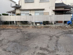 のフェンス・柵 モクハイフェンス 多段柱仕様 アルミ色タイプ　※上段のみ 施工例