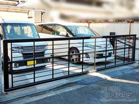のカーゲート ルシアスアップゲートワイド 1型 横格子 電動 施工例