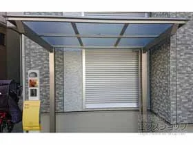 LIXIL(リクシル)のサイクルポート フーゴFミニ (フラットスタイル) 積雪〜20cm対応 施工例