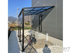 のテラス屋根 ソラリア F型 テラスタイプ 単体 積雪〜20cm対応+吊り下げ式固定物干し+前面パネル 施工例