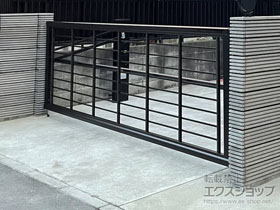のカーゲート 【特注】ルシアスアップゲートワイド 1型 横格子 電動 複合カラー 施工例