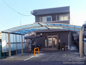 のカーポート レイナトリプルポートグラン　積雪〜20cm対応+サイドパネル（片側） 施工例