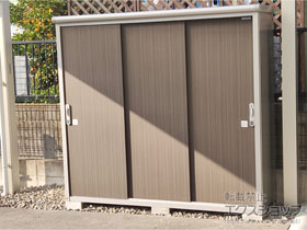 の物置・屋外倉庫 エスモ 一般型 2100×750×1959 ESE-2107A-DW 施工例
