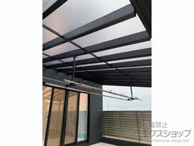 のテラス屋根 ソラリア F型 ビッグサイズ 単体 積雪〜20cm対応＋吊り下げ式 上下可動物干し 施工例