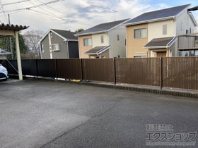 のフェンス・柵 シンプレオフェンス4F型 たて太格子　自由柱施工 施工例