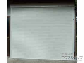 のガレージシャッター ガレージシャッタークワトロ 電動式 外部付タイプ ※外部停電時開閉機構 施工例