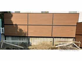 のフェンス・柵 モクアルフェンス 目隠しタイプ 3段支柱 自立建て用 施工例