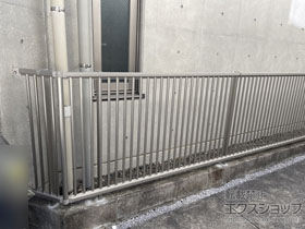 のフェンス・柵 シンプレオフェンス10F型 縦格子32本 自由柱施工 施工例