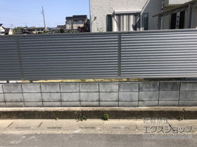のフェンス・柵 ミエーネフェンス 目隠しルーバータイプ 自由柱施工 施工例