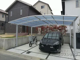 LIXIL(リクシル)のカーポート ネスカR (ラウンドスタイル) ワイド 積雪～20cm対応 施工例