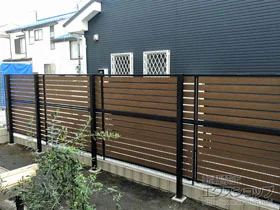 Value Selectのフェンス・柵・塀 モクアルフェンス 横板タイプ 2段支柱 自立建て用 施工例