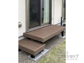YKKAPのウッドデッキ リウッドデッキ 200＋独立式リウッドステップ2型（1段）×1セット 施工例