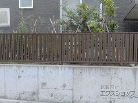 のフェンス・柵 シンプレオフェンスST1型 縦スリット 自由柱施工 施工例