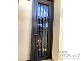 の玄関ドア リシェント勝手口ドア 断熱仕様（Low-E） ランマ無（R）L型 施工例