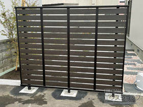 のフェンス・柵 ルシアスフェンスF04型 横板 木目カラー 自由柱施工 施工例