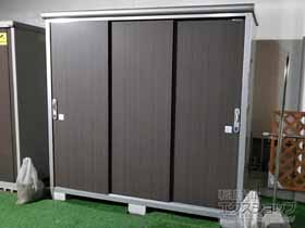 の物置・屋外倉庫 エスモ 一般型 2100×900×1959（ESE-2109A） ESE-2109A-DW 施工例