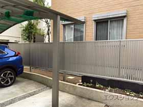 のフェンス・柵 シンプレオフェンス4F型 たて太格子 上段のみ設置 自立建て用 施工例