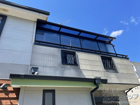 のバルコニー・ベランダ屋根 ソラリア F型 屋根タイプ 単体 積雪〜20cm対応＋前面パネル 高さ800mm 1段仕様 施工例