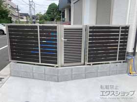 の門扉 ルシアス門扉W08型 横目地 片開き 複合カラー 門柱仕様 施工例
