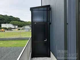 YKKAPのストックヤード ストックヤードII 両側ドア付きタイプ 積雪〜20cm対応 施工例