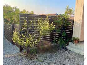 のフェンス・柵 モクアルフェンス 横板タイプ 2段支柱 自立建て用（パネル2段） 施工例