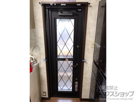 の玄関ドア リシェント勝手口ドア 断熱仕様（Low-E）ランマ無(R) K型 施工例
