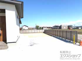のフェンス・柵 モクハイフェンス アルミ色タイプ フリーポールタイプ 施工例