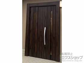 の玄関ドア リシェント玄関ドア3 断熱K4仕様 親子仕様(ランマ無)L M83型 ※タッチキー仕様(キー付リモコン)+スペーサーセット（1mm・3mm・5mm）／下枠フラット材／エントリーセット(タッチーキー用) 施工例