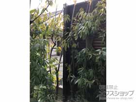 のフェンス・柵 ミエーネフェンス 目隠しルーバータイプ 2段支柱 自立建て用 施工例