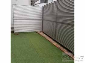 のフェンス・柵 ミエーネフェンス 目隠しルーバータイプ 2段支柱 自立建て用 施工例