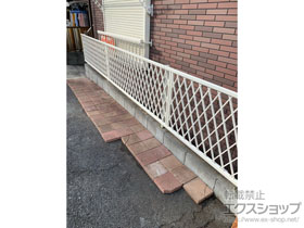 のフェンス・柵 シンプレオフェンス8F型 ラチス格子　自由柱施工 施工例